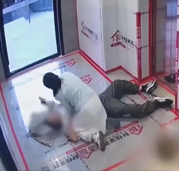 被“数字”困住的人丨当打工人倒在家中